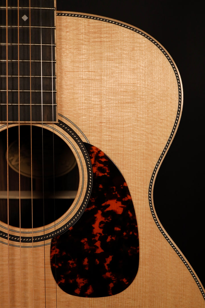 Larrivee OM-44 R - Legacy Series Sitka Spruce/Indian Rosewood (NEW)