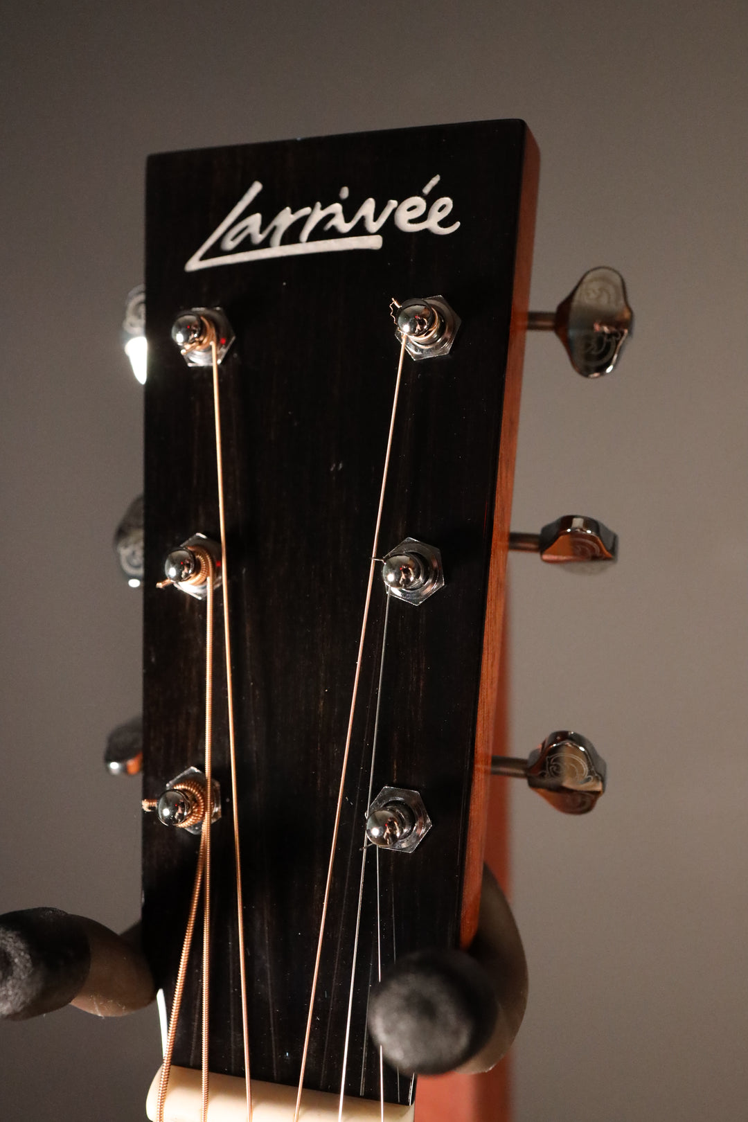 Larrivee OM-44 R - Legacy Series Sitka Spruce/Indian Rosewood (NEW)