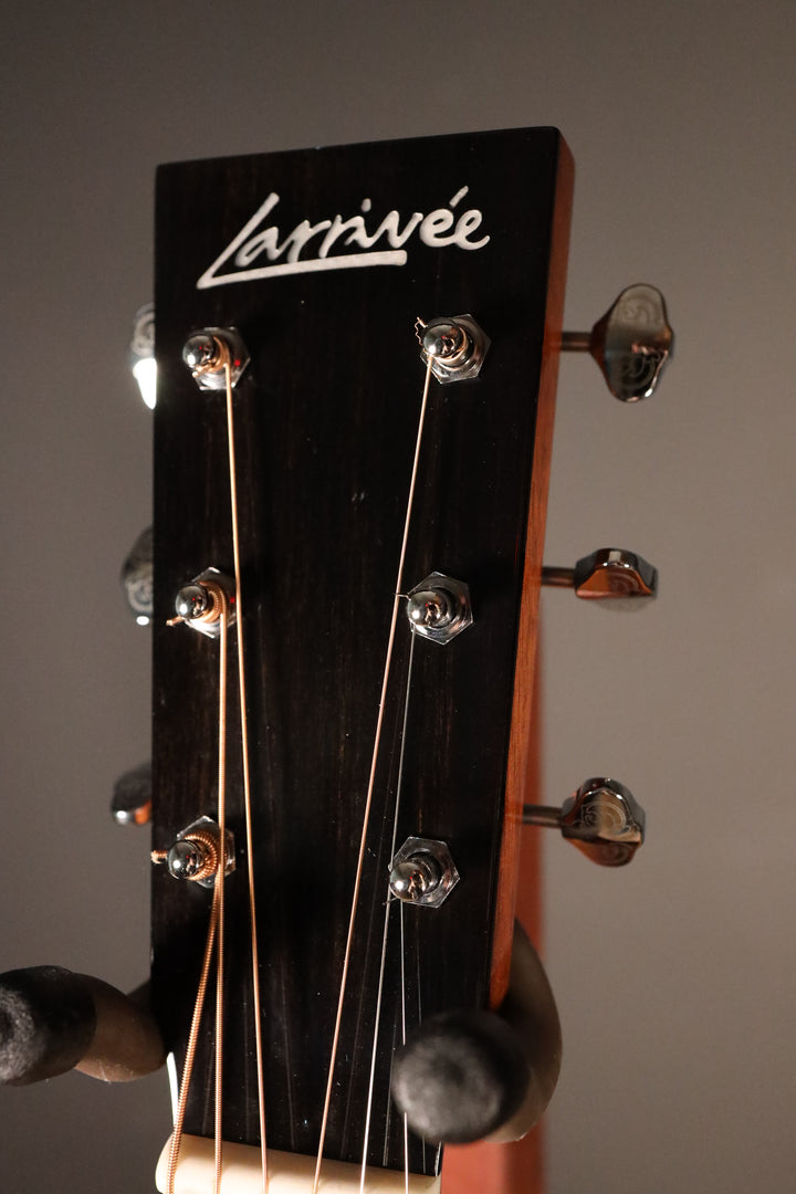 Larrivee OM-44 R - Legacy Series Sitka Spruce/Indian Rosewood (NEW)