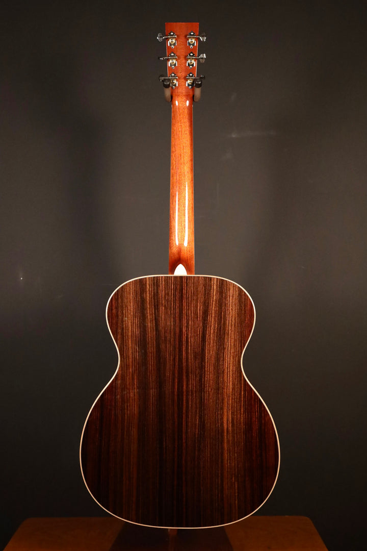 Larrivee OM-44 R - Legacy Series Sitka Spruce/Indian Rosewood (NEW)