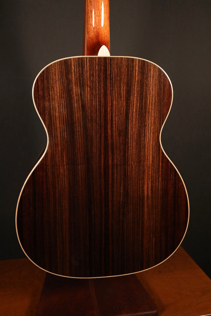 Larrivee OM-44 R - Legacy Series Sitka Spruce/Indian Rosewood (NEW)