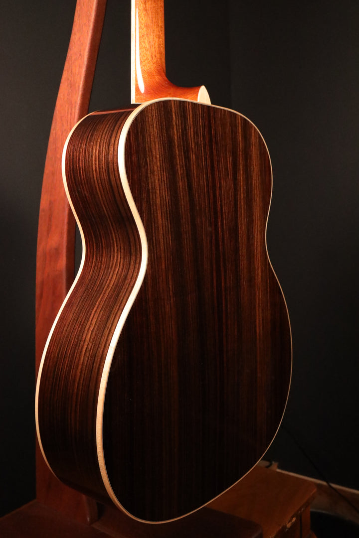 Larrivee OM-44 R - Legacy Series Sitka Spruce/Indian Rosewood (NEW)