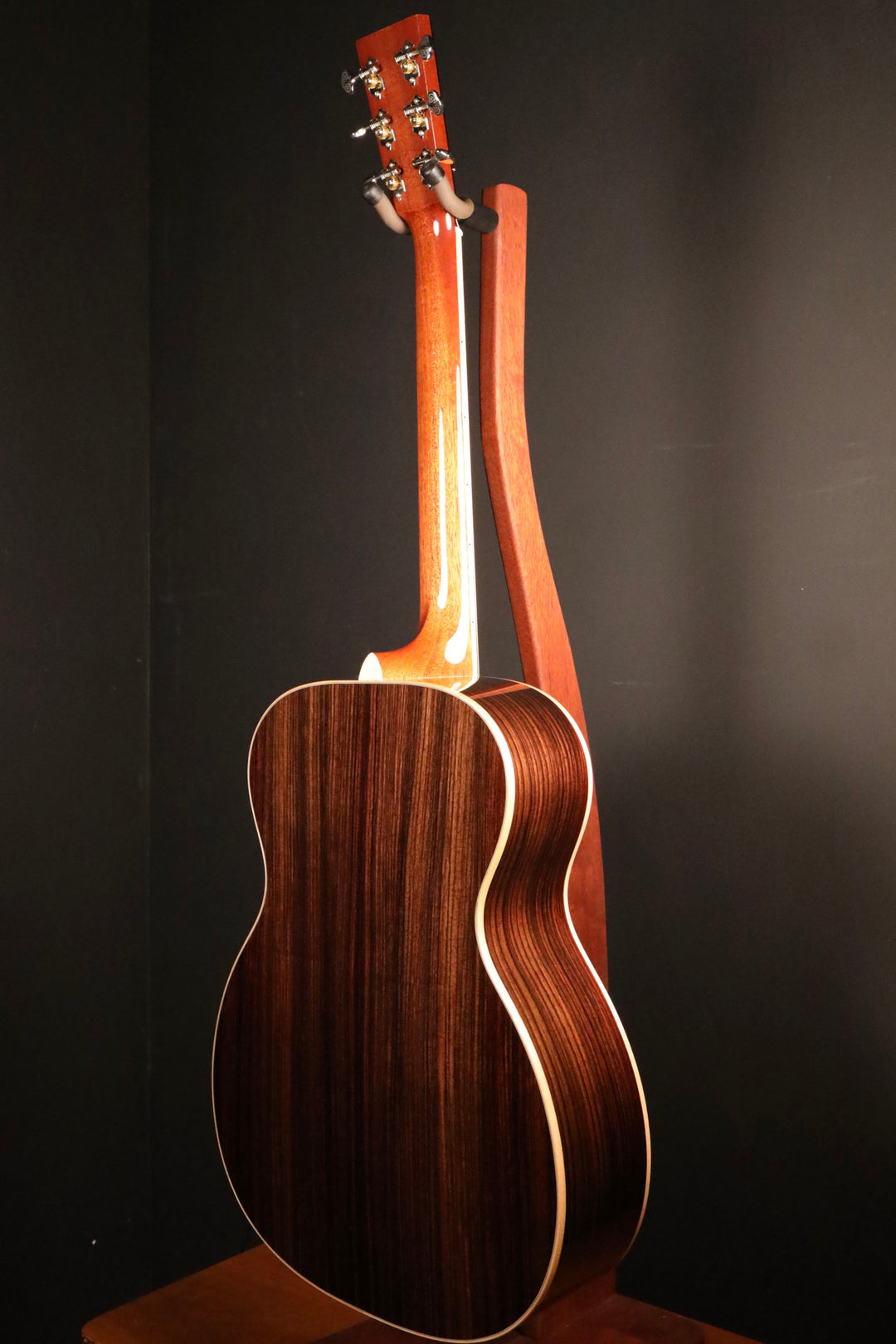 Larrivee OM-44 R - Legacy Series Sitka Spruce/Indian Rosewood (NEW)