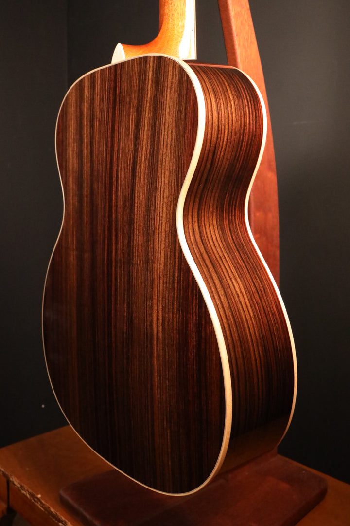 Larrivee OM-44 R - Legacy Series Sitka Spruce/Indian Rosewood (NEW)