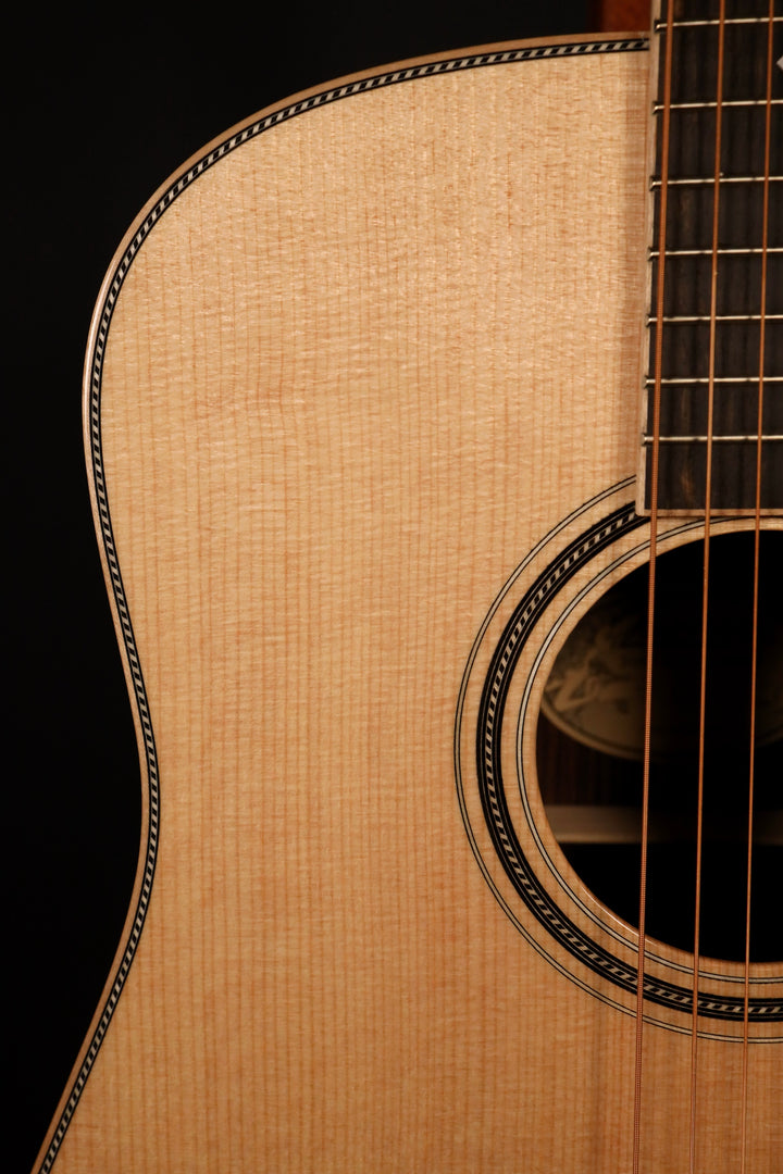 Larrivee D-44 R - Legacy Series Sitka Spruce/Indian Rosewood (NEW)