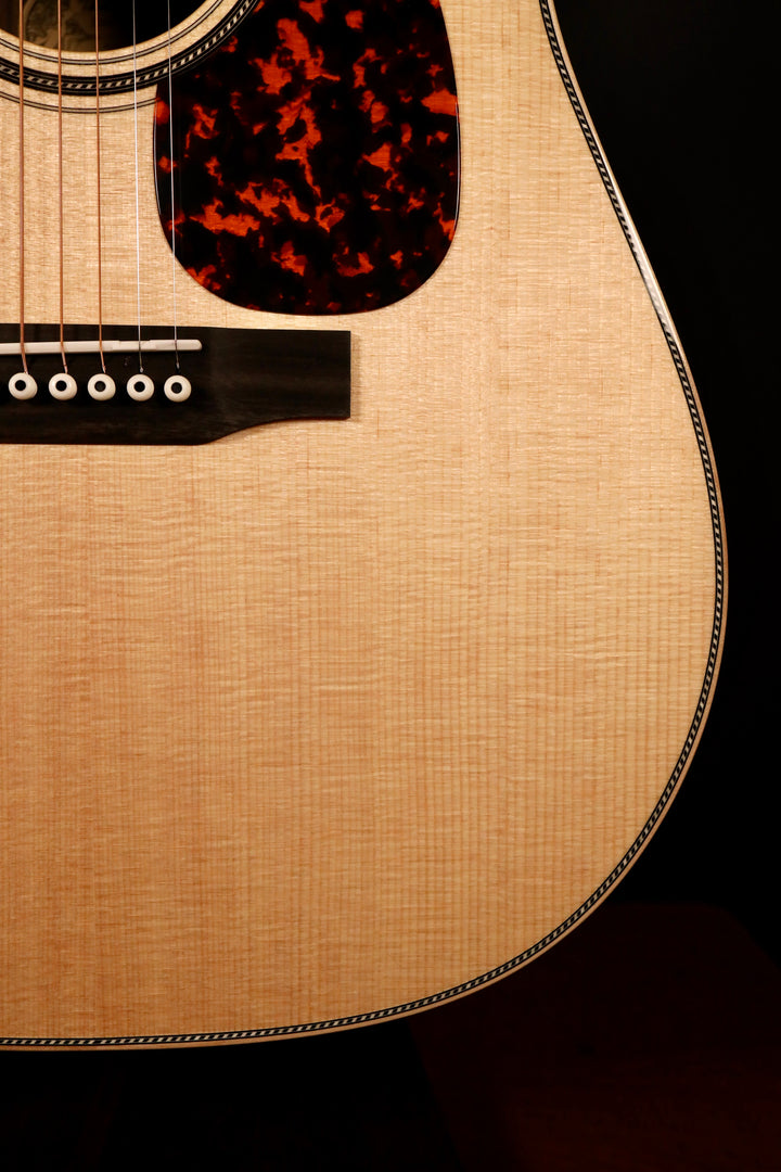Larrivee D-44 R - Legacy Series Sitka Spruce/Indian Rosewood (NEW)