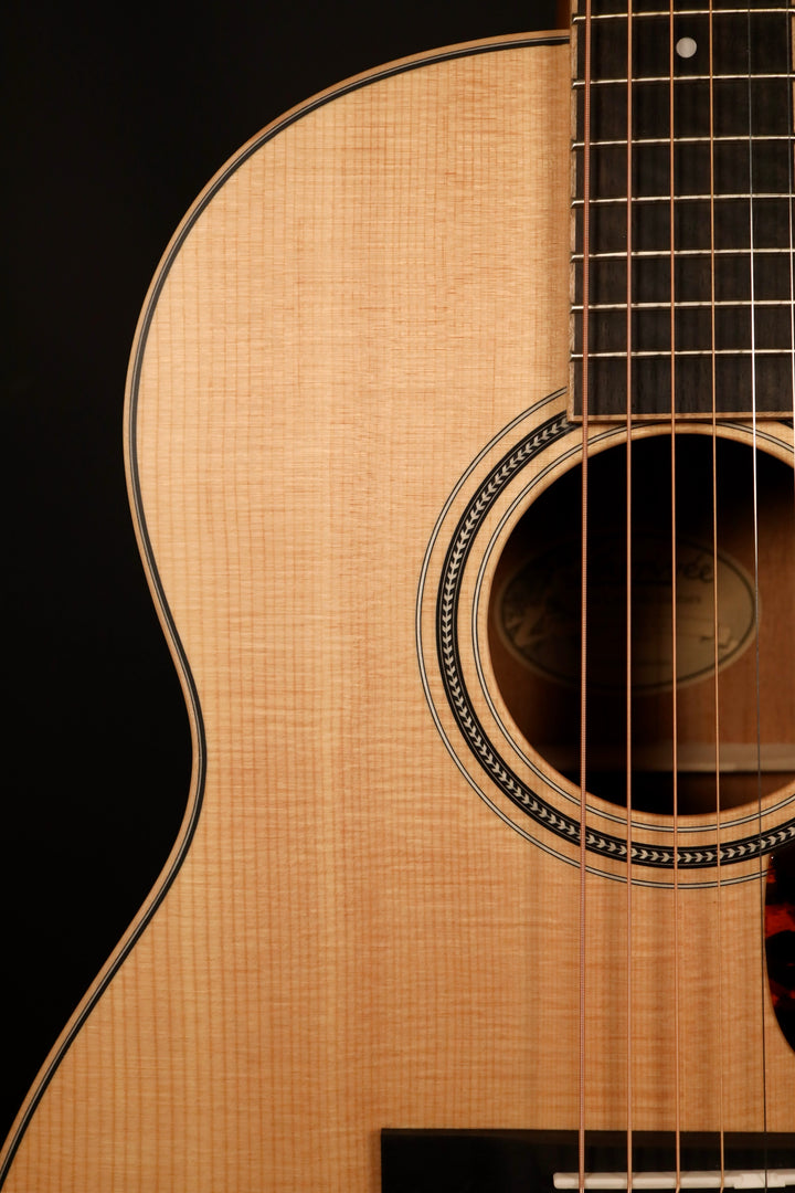 Larrivee LV-03 Mahogany - Sitka Spruce/Mahogany (NEW)