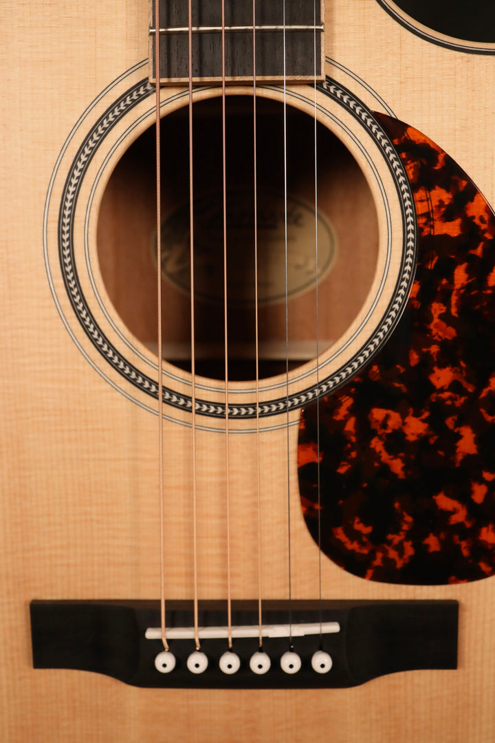 Larrivee LV-03 Mahogany - Sitka Spruce/Mahogany (NEW)