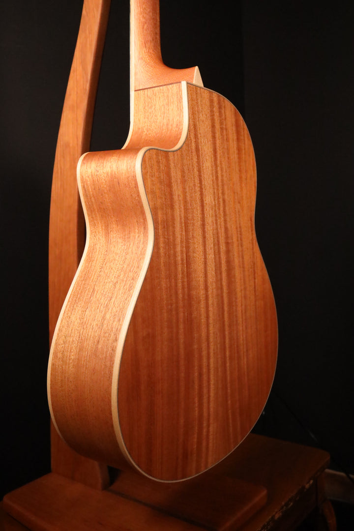Larrivee LV-03 Mahogany - Sitka Spruce/Mahogany (NEW)