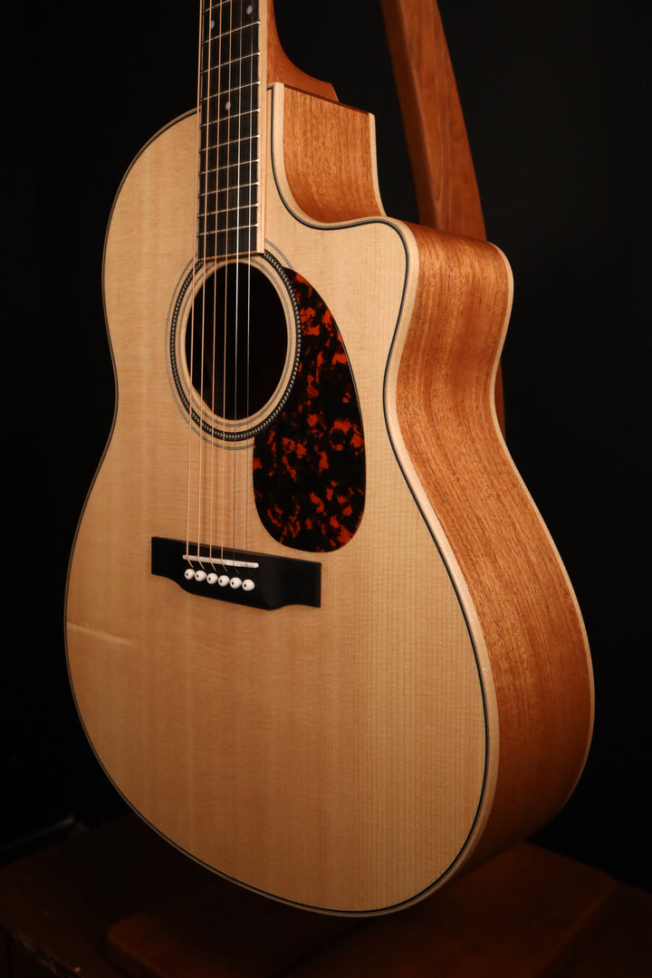 Larrivee LV-03 Mahogany - Sitka Spruce/Mahogany (NEW)