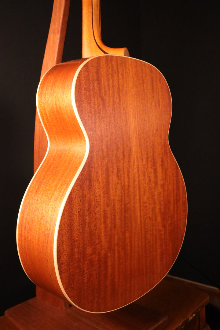 Lowden O-22 - Red Cedar/Mahogany (2022)