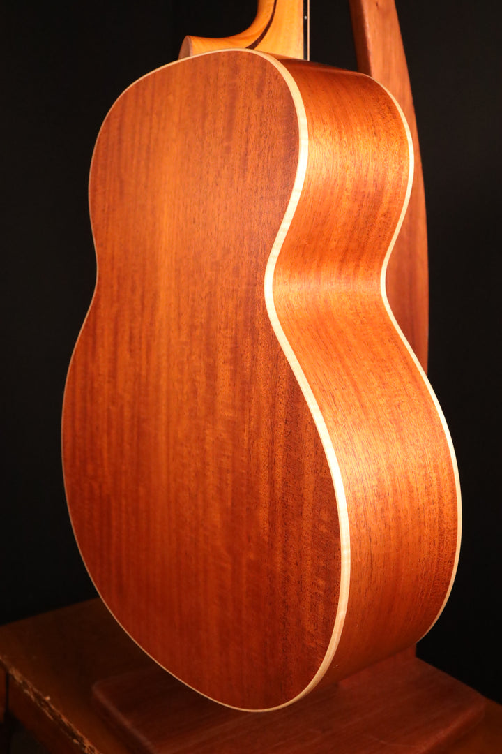 Lowden O-22 - Red Cedar/Mahogany (2022)