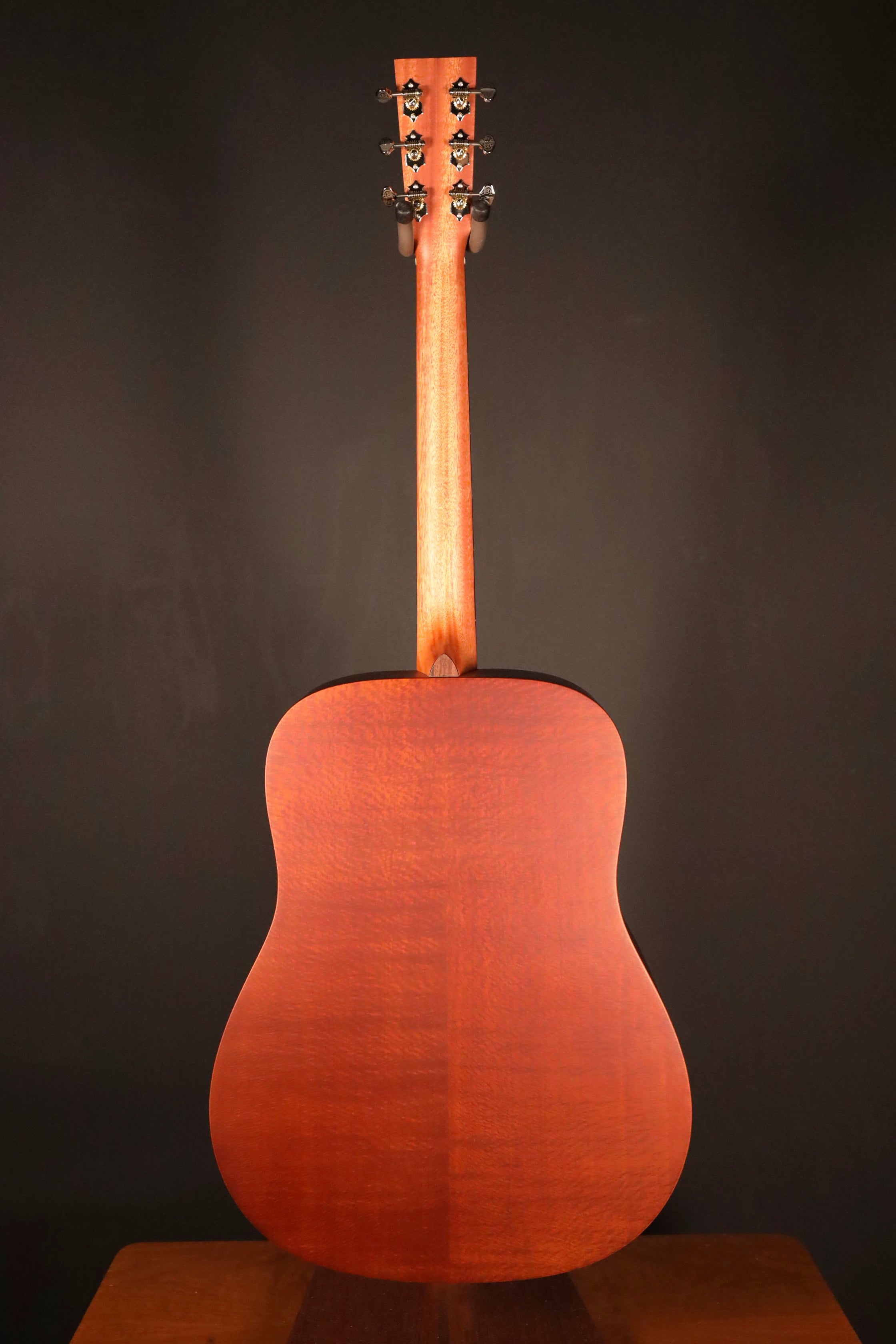 Larrivee Guitars – Organic Sounds Select Guitars