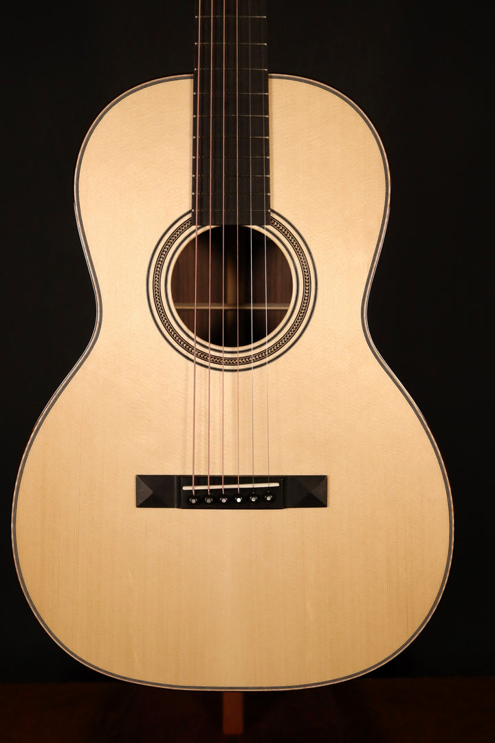Huss and Dalton 00-SP Engelmann Spruce/East Indian Rosewood (NEW)