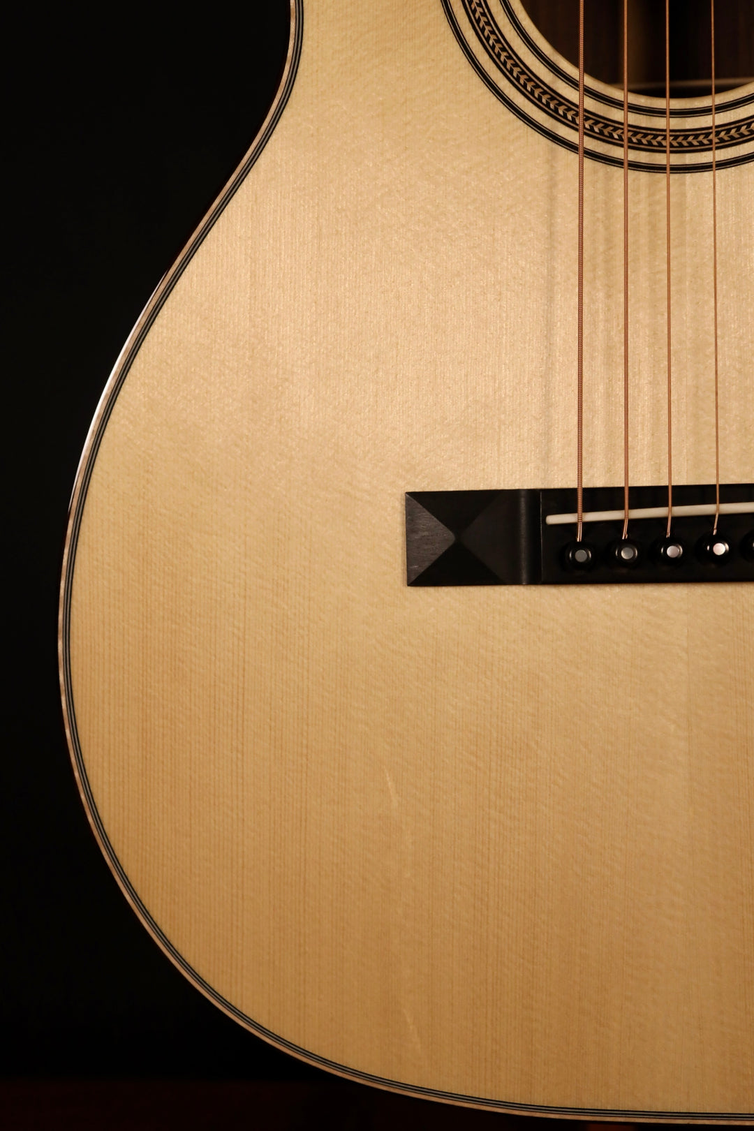 Huss and Dalton 00-SP Engelmann Spruce/East Indian Rosewood (NEW)