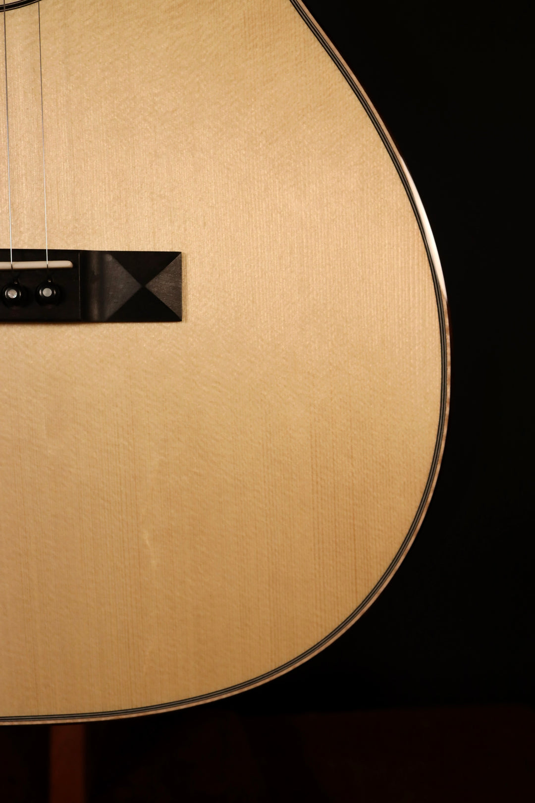 Huss and Dalton 00-SP Engelmann Spruce/East Indian Rosewood (NEW)