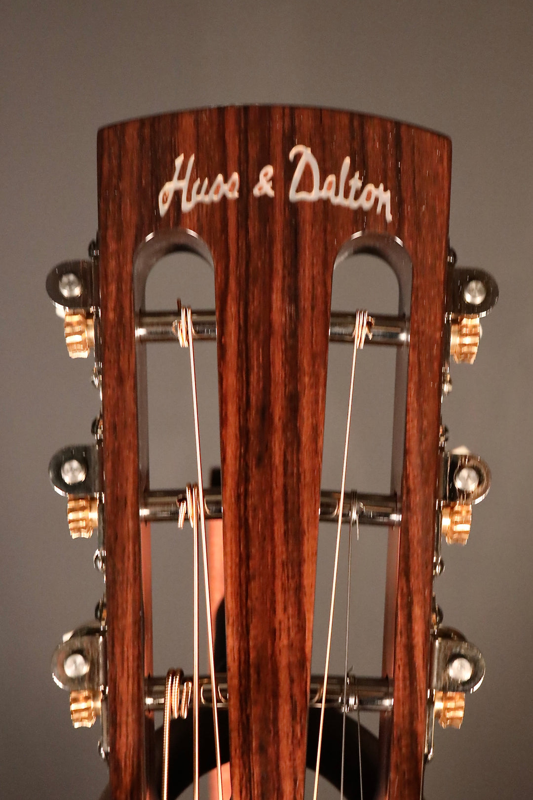 Huss and Dalton 00-SP Engelmann Spruce/East Indian Rosewood (NEW)