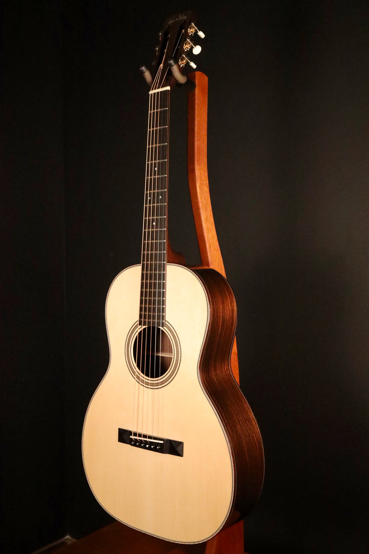 Huss and Dalton 00-SP Engelmann Spruce/East Indian Rosewood (NEW)