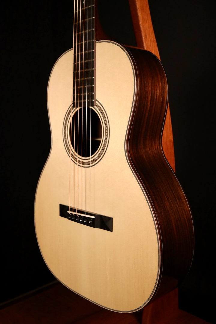 Huss and Dalton 00-SP Engelmann Spruce/East Indian Rosewood (NEW)