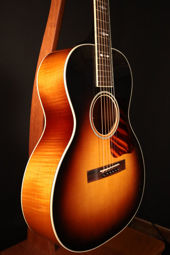 Huss and Dalton Crossroads L-13 Deluxe - Sitka Spruce/Maple (NEW)