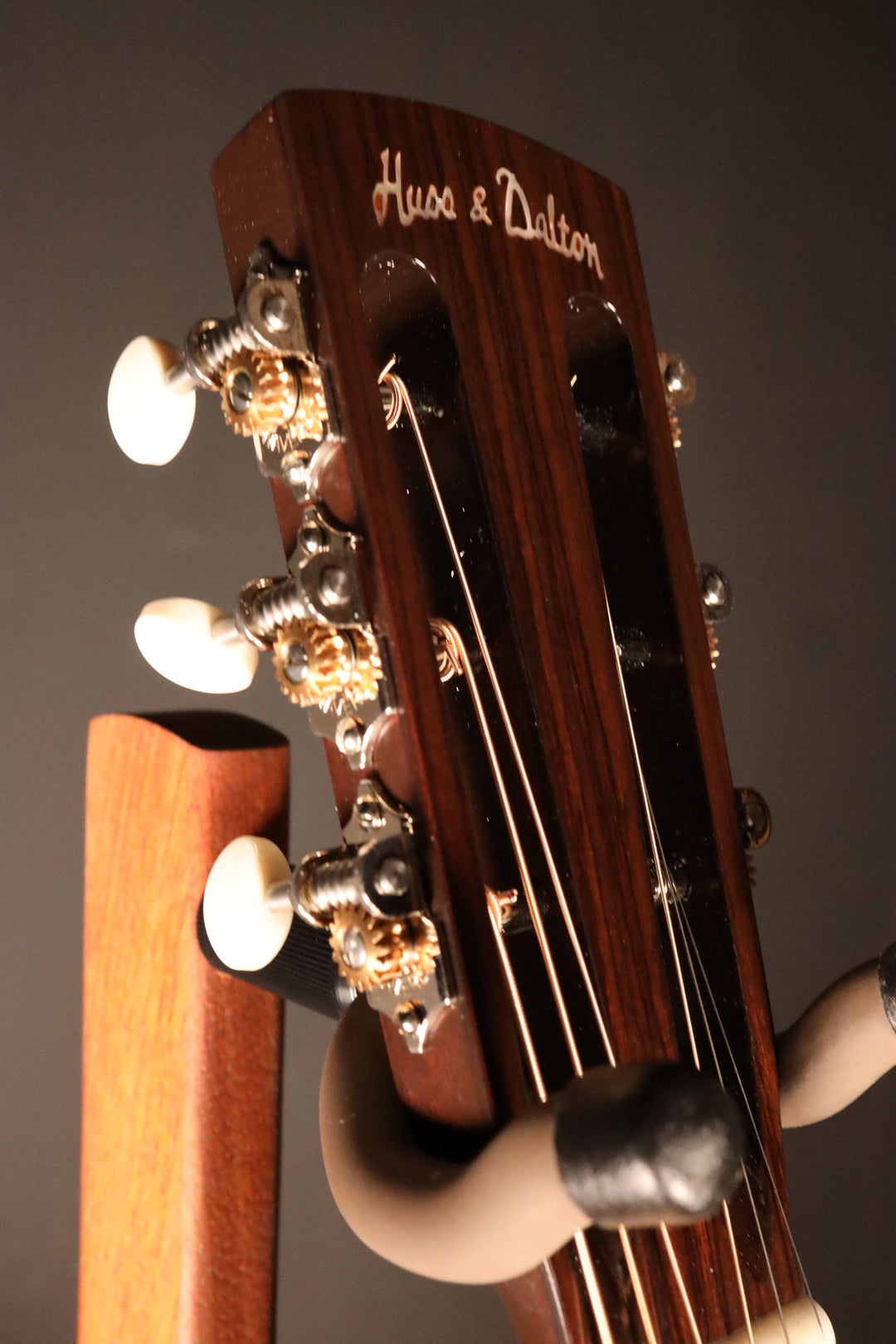 Huss and Dalton 000-SP - Sitka Spruce/Indian Rosewood (NEW)