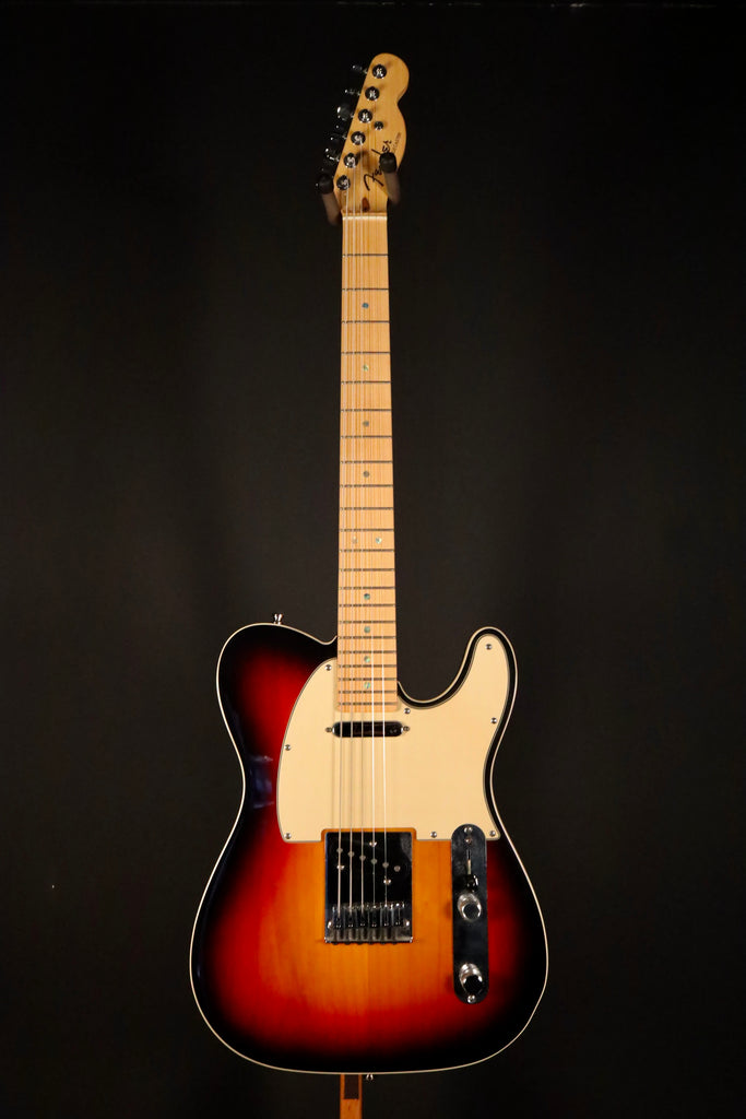 Fender American Deluxe Telecaster 2014年製 Fender Telecaster American Deluxe '2014 | Guitar Review by