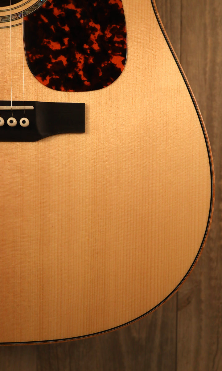 Larrivee D-05 Sitka/Mahogany (New)