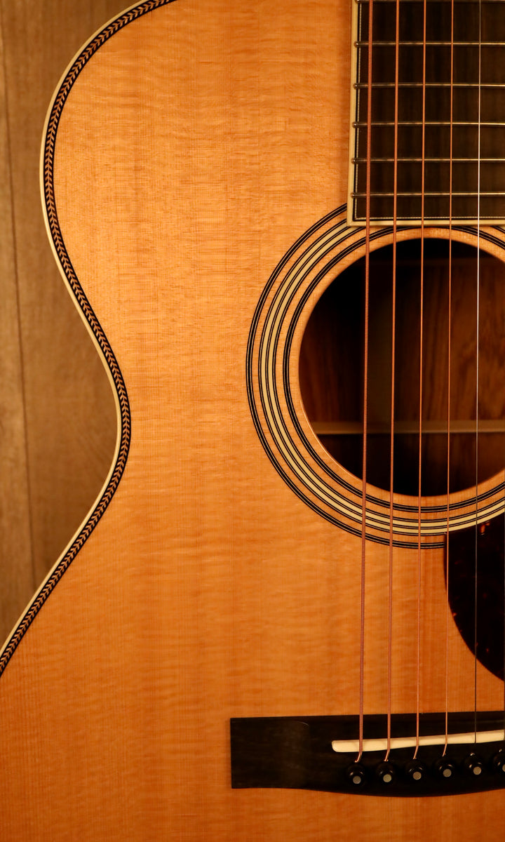 Huss and Dalton TOM-R Custom - "Old" Sitka Spruce/Honduran Rosewood (New)