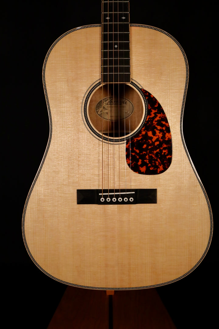 Larrivee SD-50 - Sitka Spruce/Mahogany (NEW)