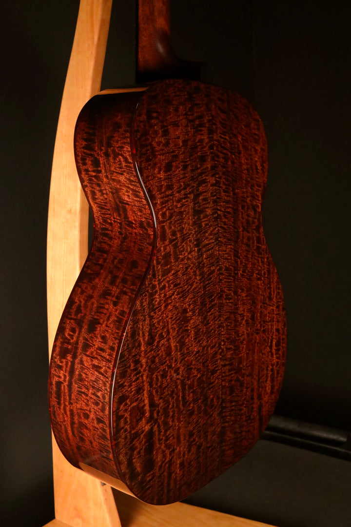 Huss and Dalton T-0014 Custom - Sitka Spruce/Beeswing Mahogany (NEW)