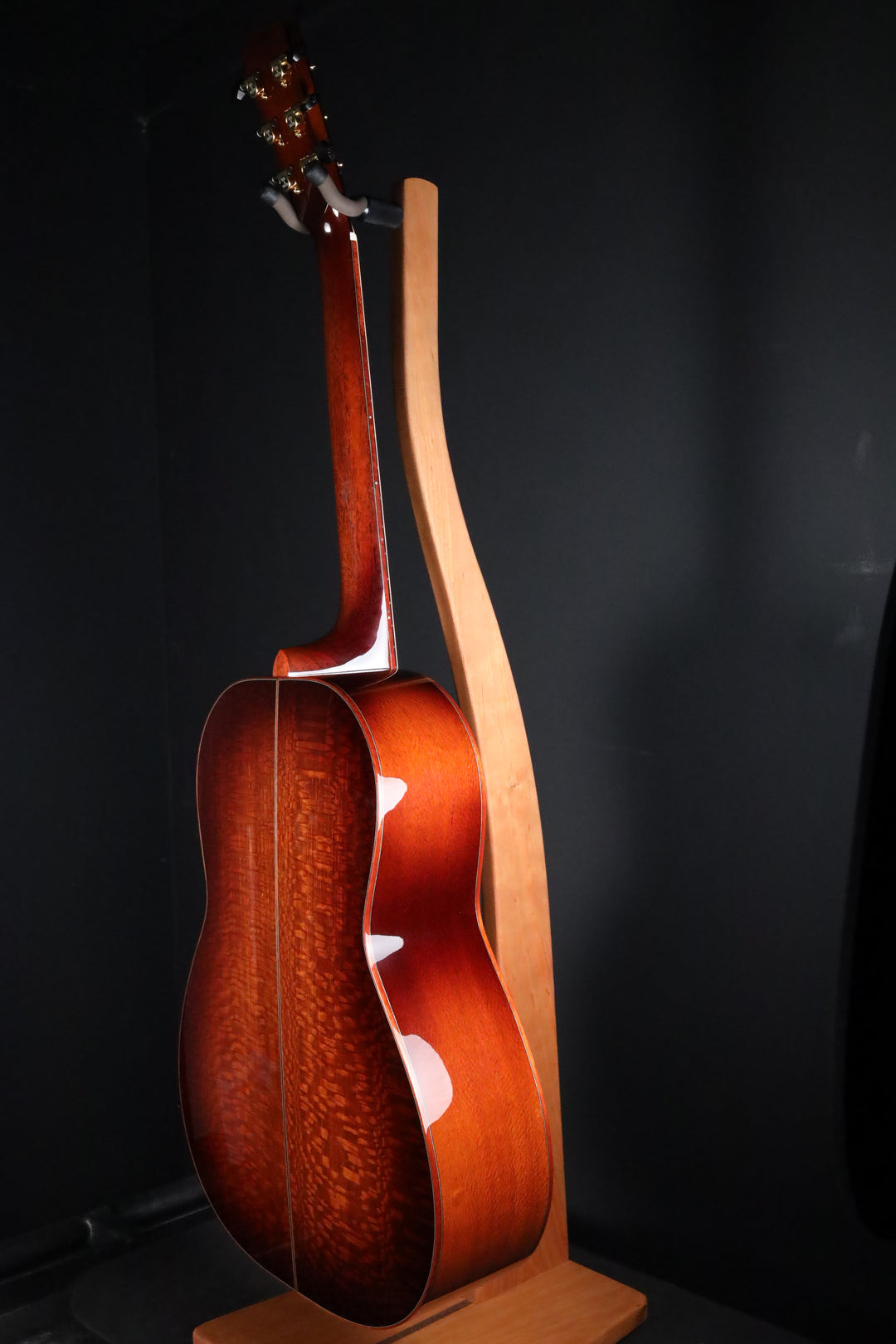 Huss and Dalton CM Custom Non-Cutaway - Thermo-cured Sitka Spruce/Leopardwood (NEW)