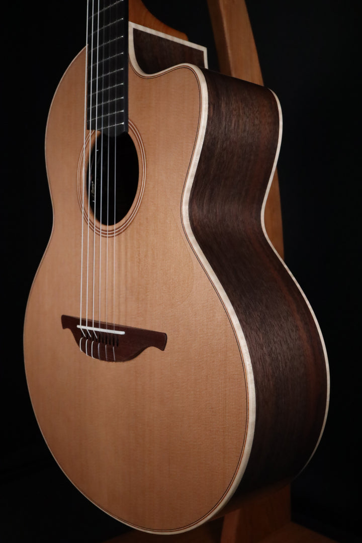 Lowden S-23J Jazz Series - Cedar/Walnut