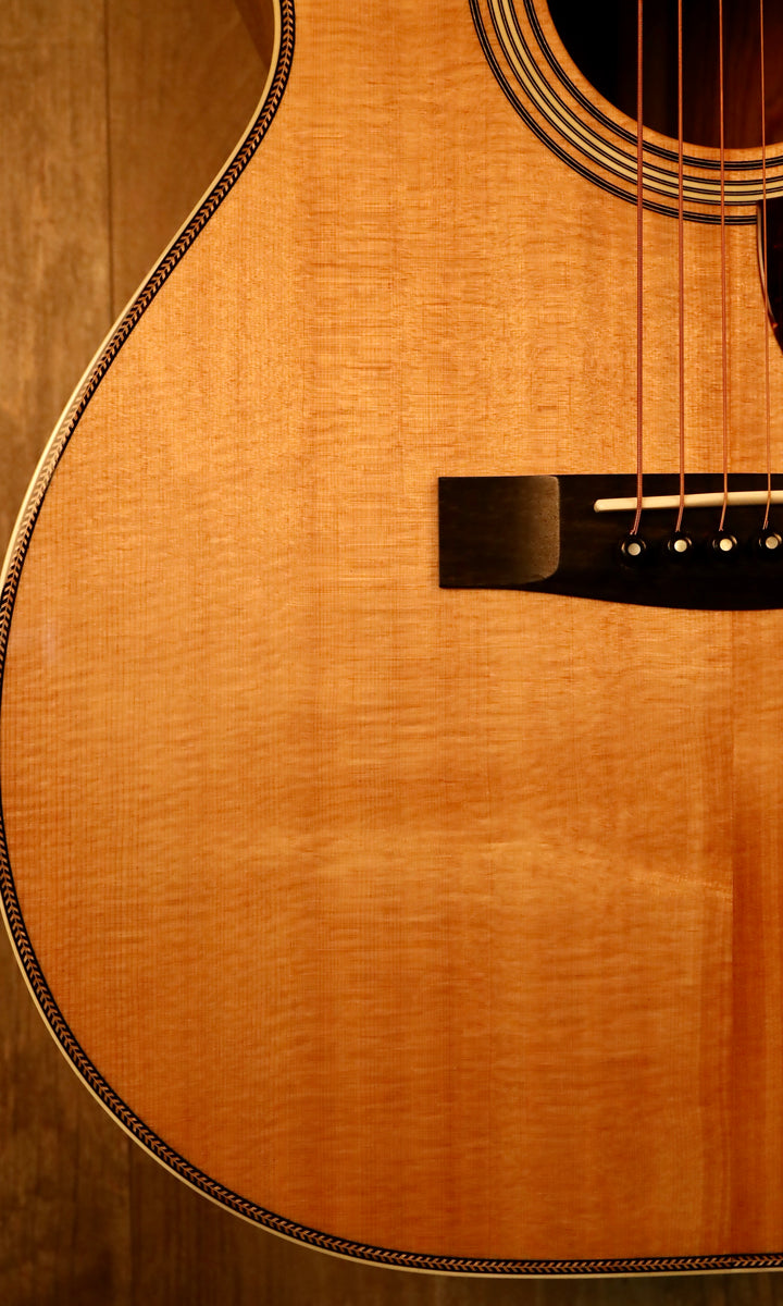 Huss and Dalton TOM-R Custom - "Old" Sitka Spruce/Honduran Rosewood (New)
