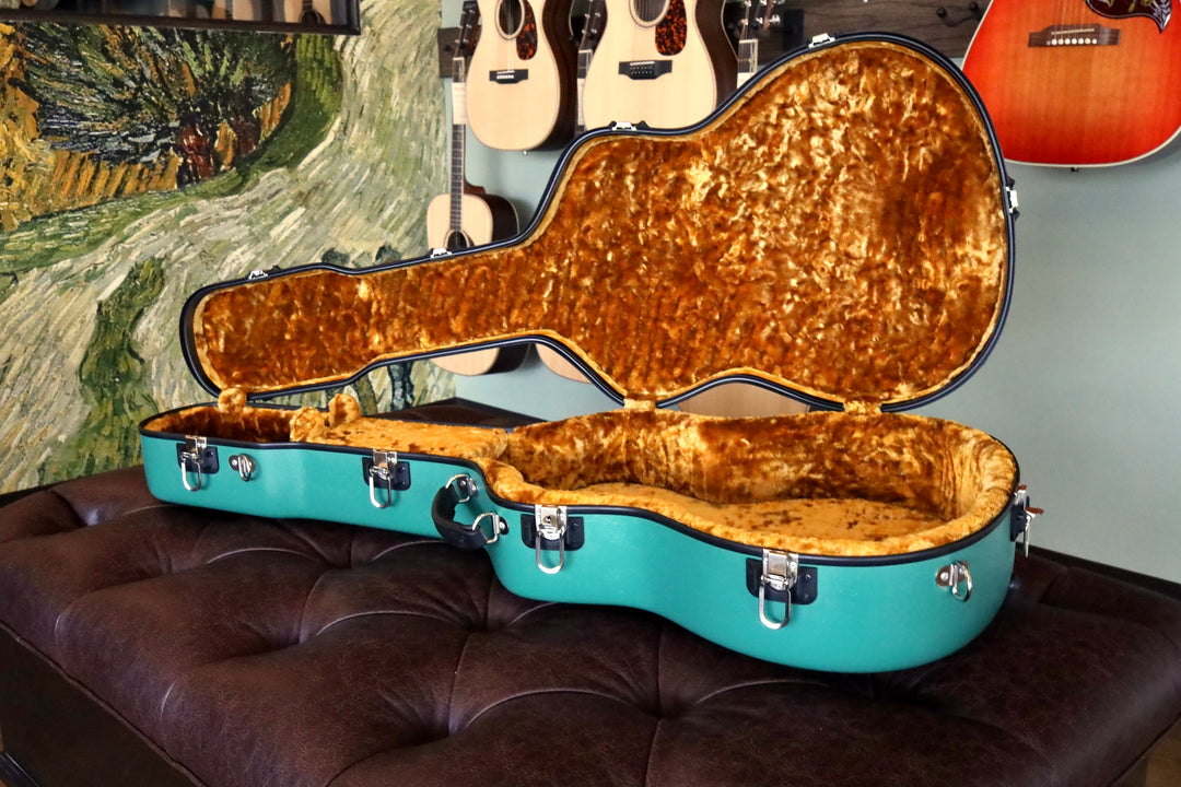 Calton Case - Medium Jumbo L-00 style - Antique Green/Gold Interior