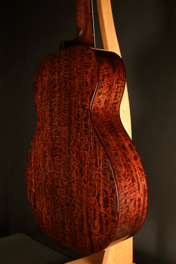 Huss and Dalton T-0014 Custom - Sitka Spruce/Beeswing Mahogany (NEW)