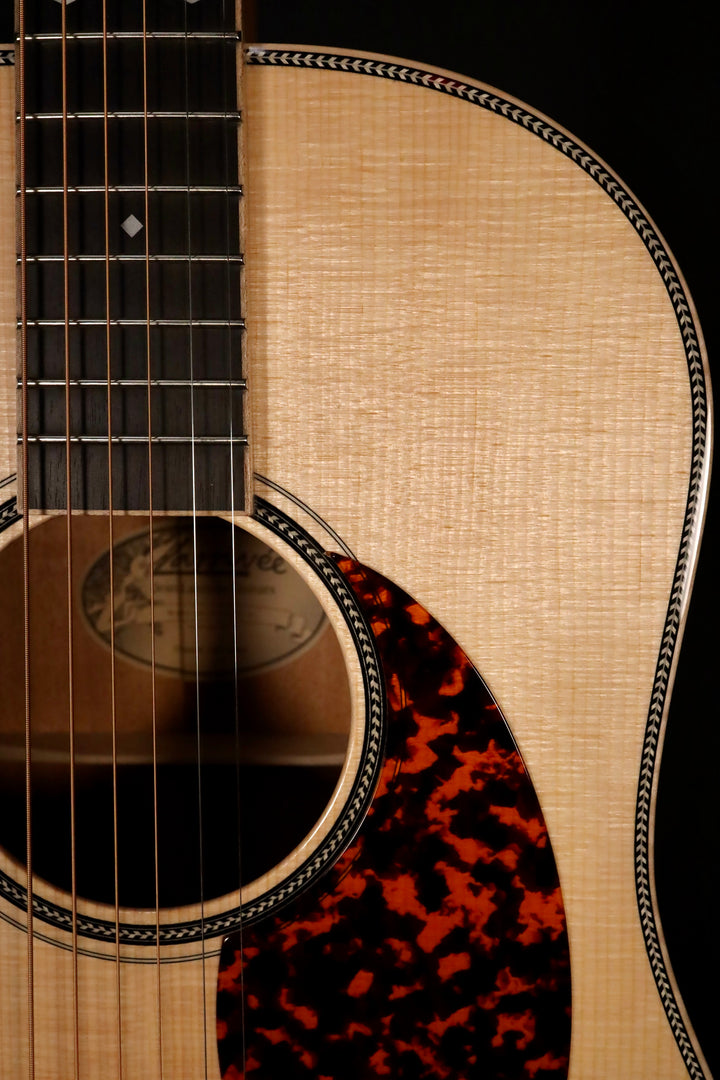 Larrivee SD-50 - Sitka Spruce/Mahogany (NEW)