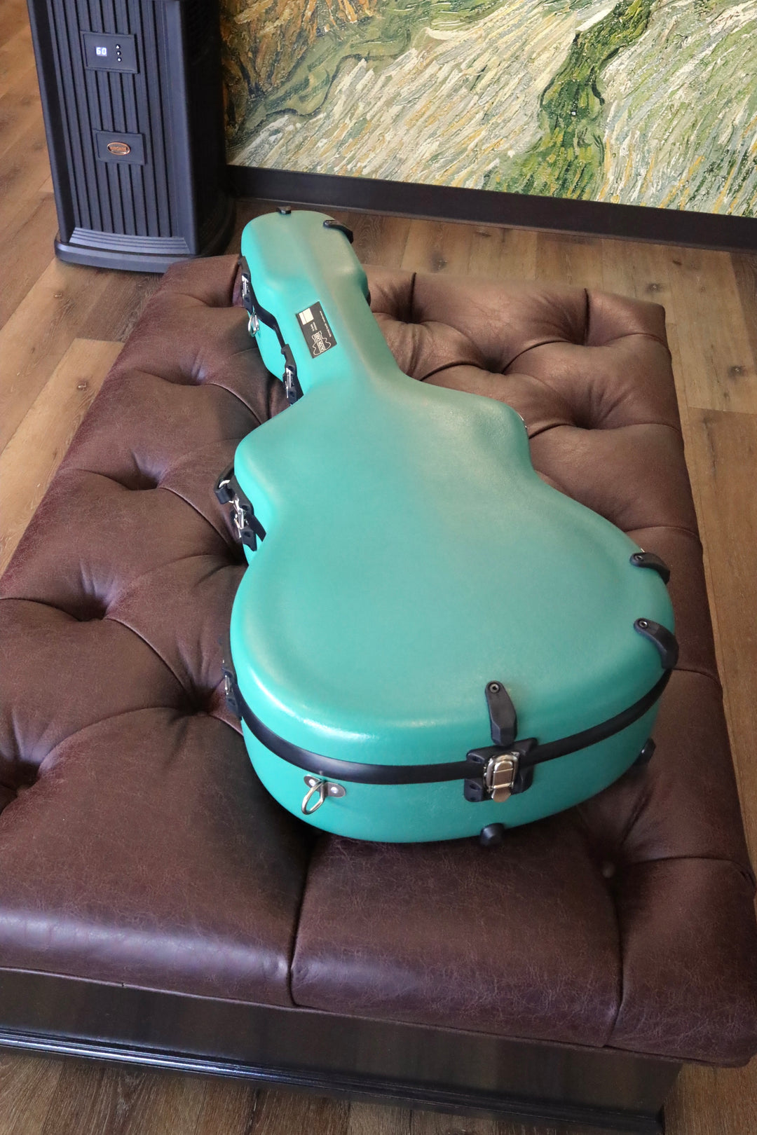 Calton Case - Medium Jumbo L-00 style - Antique Green/Gold Interior