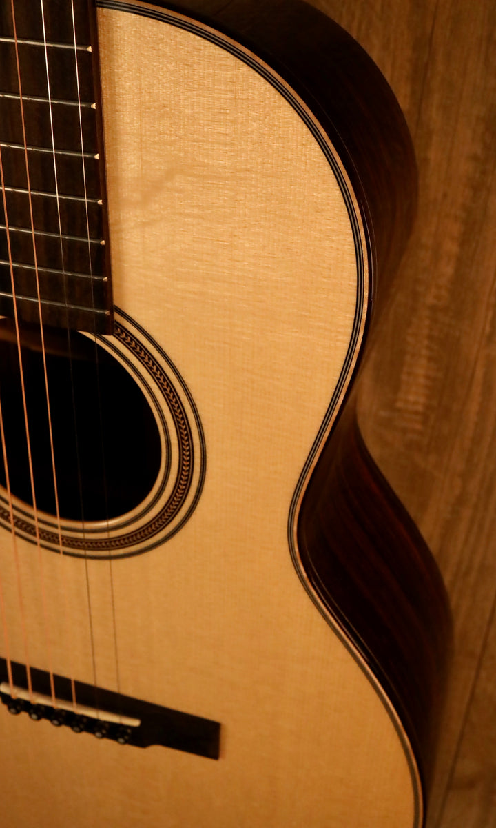Huss and Dalton 00-SP - Engelmann Spruce and East Indian Rosewood (New)