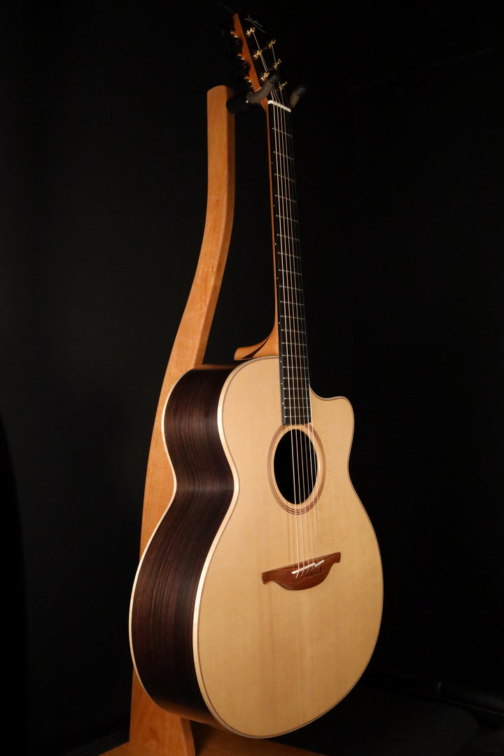 Lowden O-32C - Sitka Spruce/East Indian Rosewood (NEW)