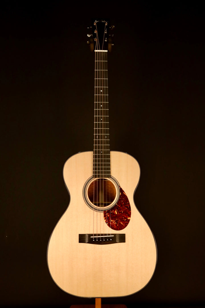 Huss and Dalton T-0014 Custom - Sitka Spruce/Beeswing Mahogany (NEW)