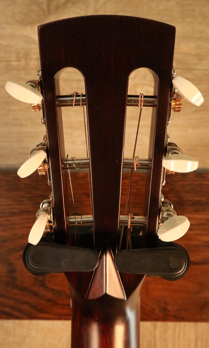 Huss and Dalton 00-SP - Engelmann Spruce and East Indian Rosewood (New)