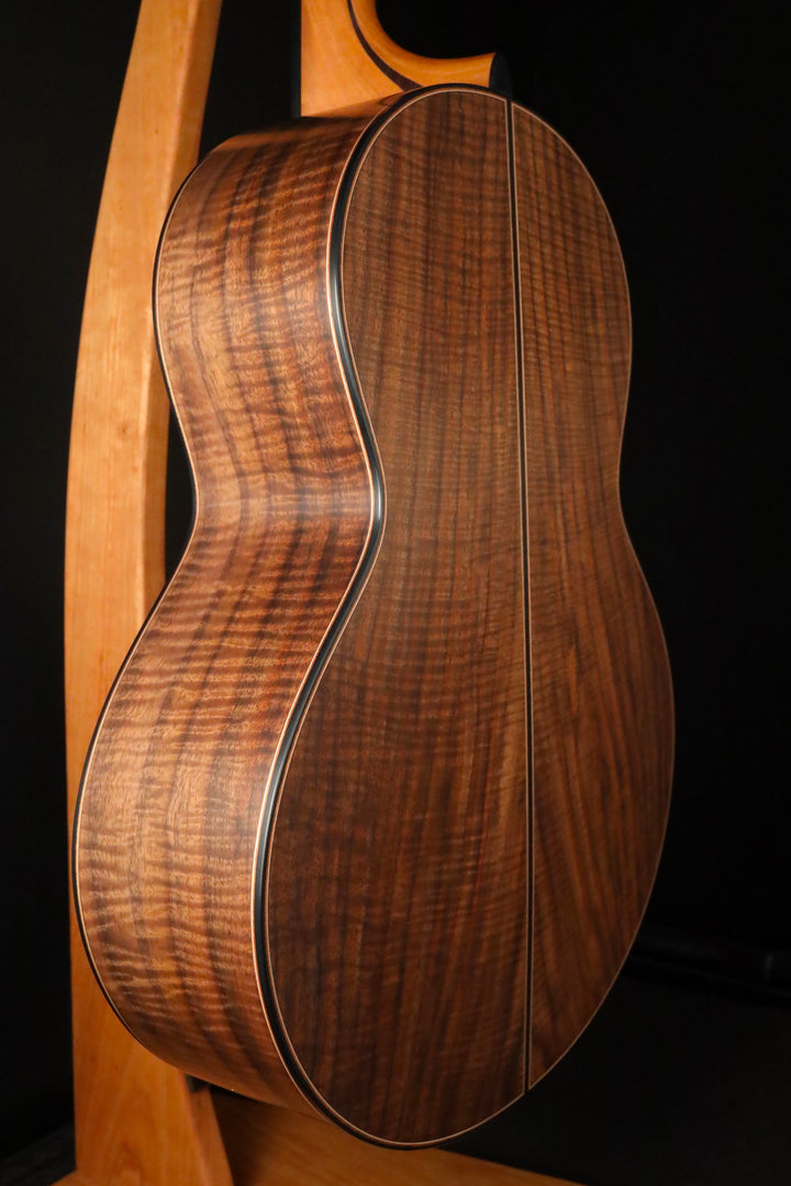 Lowden S-50 - Red Cedar/Walnut (NEW)