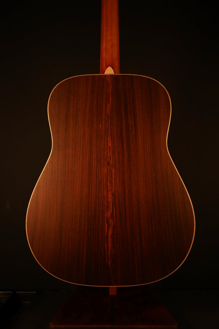 Larrivee D40 R - Sitka Spruce/East Indian Rosewood (New)