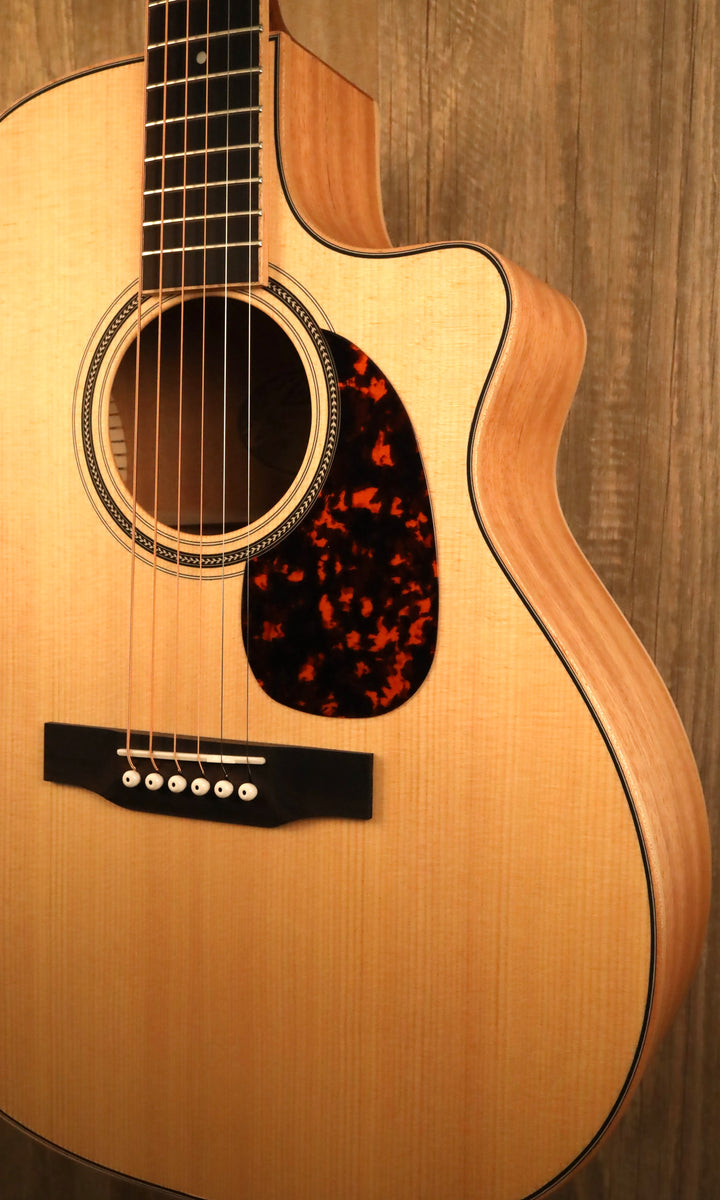 Larrivee OMV-03 (New)