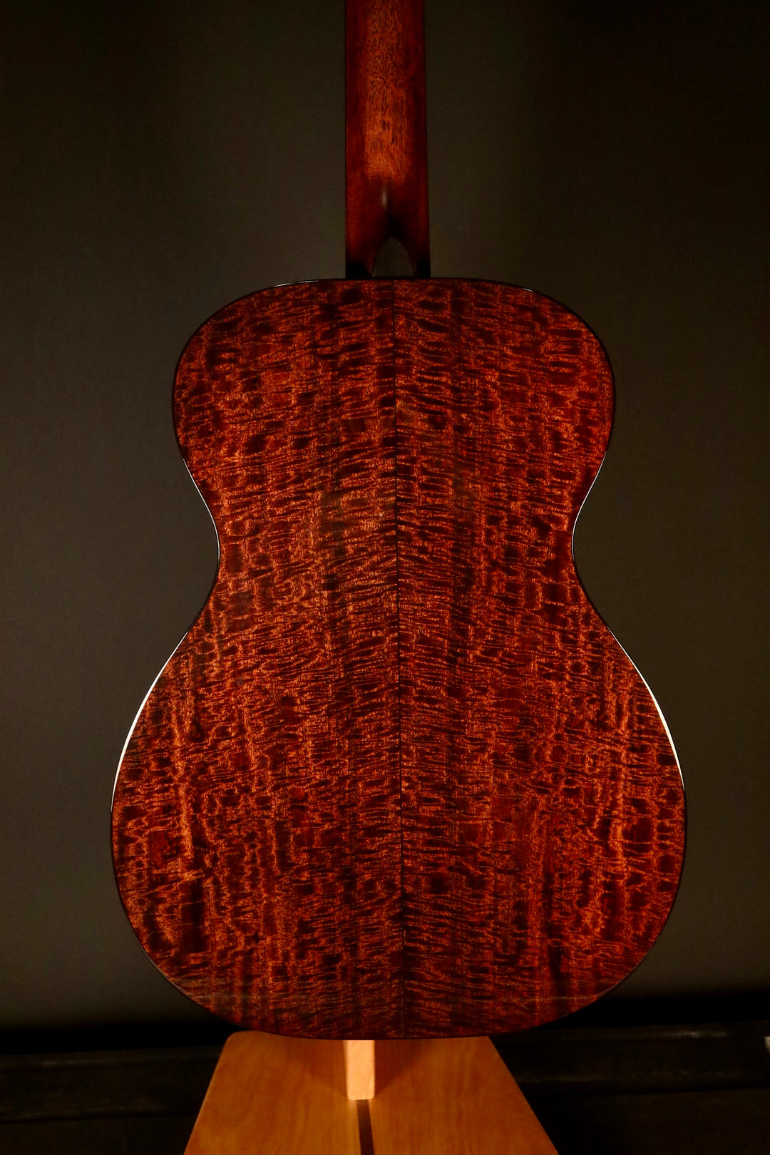 Huss and Dalton T-0014 Custom - Sitka Spruce/Beeswing Mahogany (NEW)