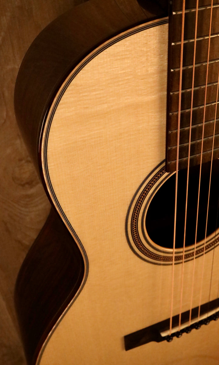 Huss and Dalton 00-SP - Engelmann Spruce and East Indian Rosewood (New)