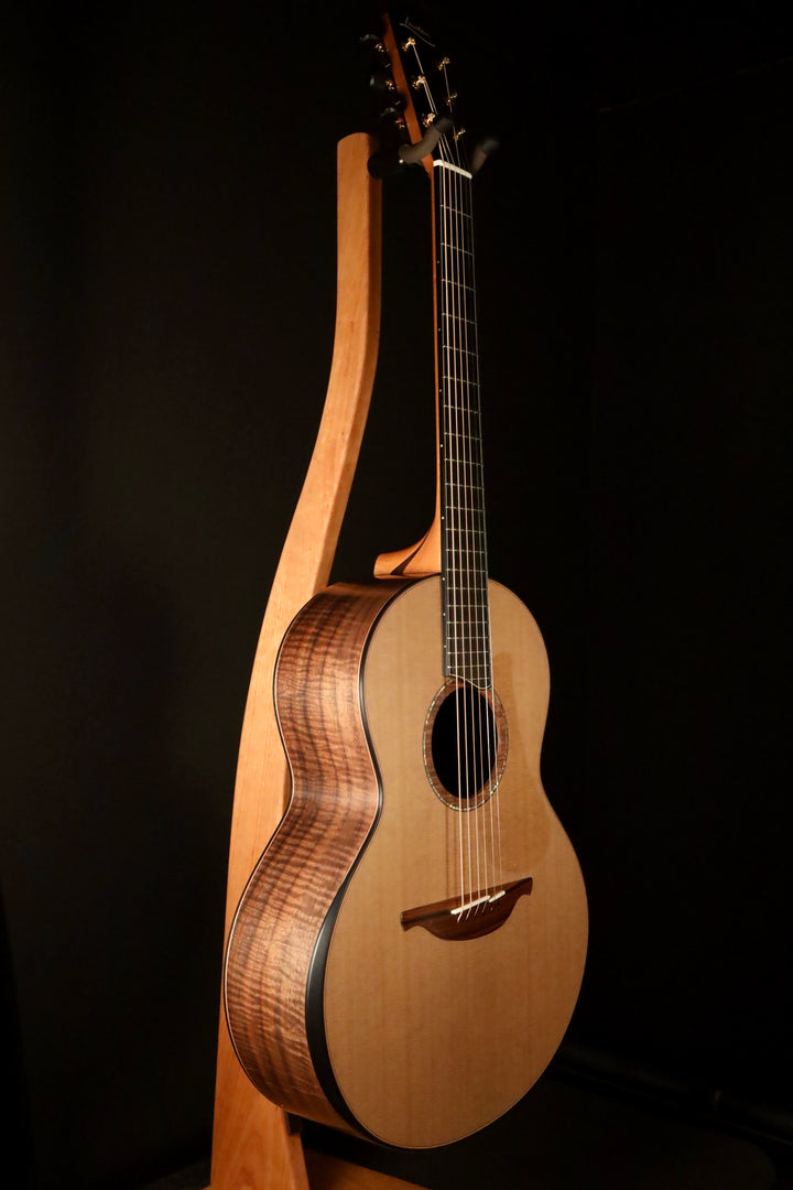 Lowden S-50 - Red Cedar/Walnut (NEW)