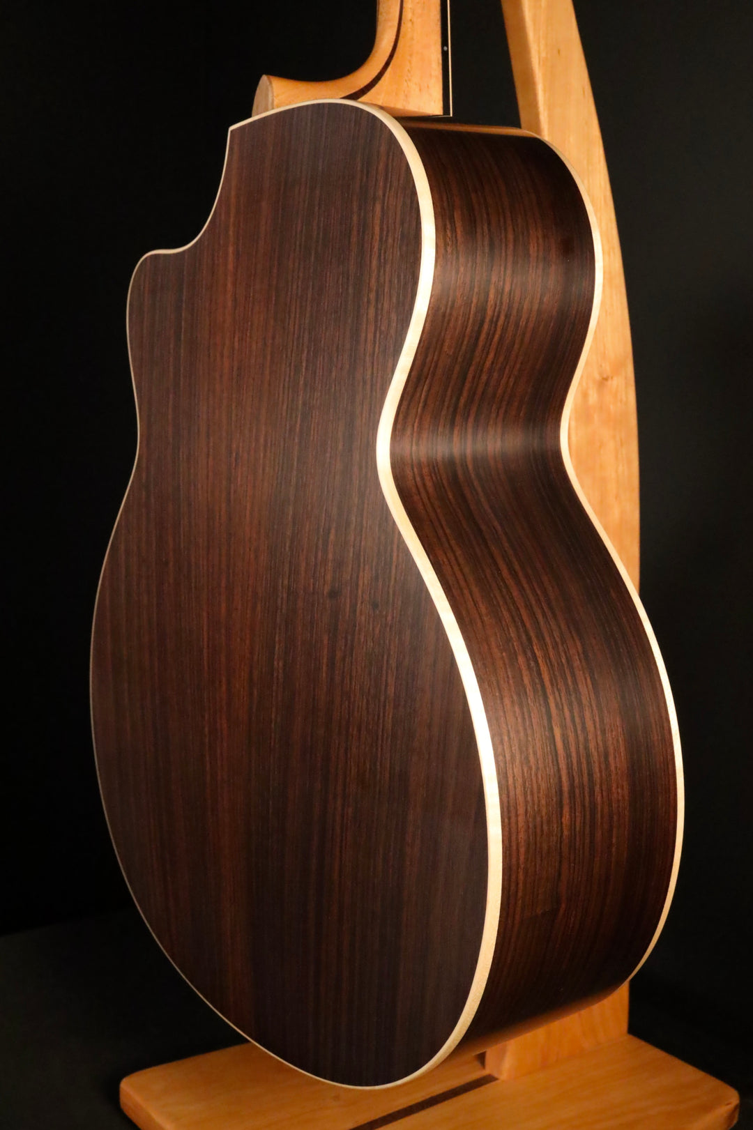 Lowden O-32C - Sitka Spruce/East Indian Rosewood (NEW)
