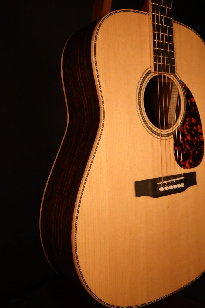 Larrivee D40 R - Sitka Spruce/East Indian Rosewood (New)