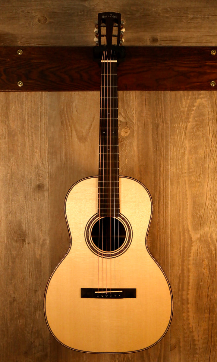 Huss and Dalton 00-SP - Engelmann Spruce and East Indian Rosewood (New)